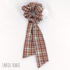 Scrunchie gumica za kosu s dugim trakama, uzorak smeđa karirana, pamučna